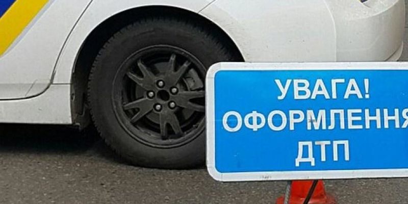 Высыпался щебень: Из-за аварии с грузовиком в Николаевской области на дороге пробка