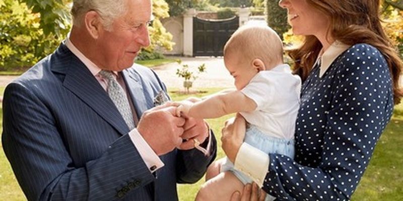 Королевская семья поздравила принца Чарльза с днем рождения трогательными семейными фото/Наследнику британского престола исполнился 71 год
