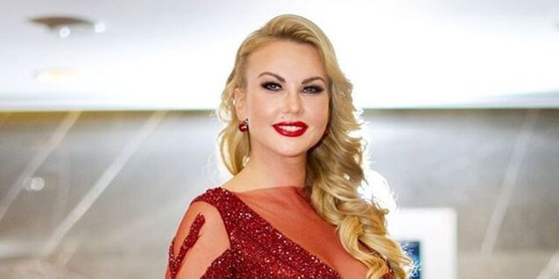 "Королева морей": самая богатая певица Украины оголилась в Испании