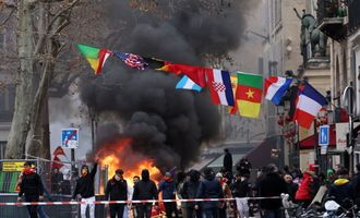 В Париже акция по увековечиванию жертв возле курдского центра переросла в стычки с полицией