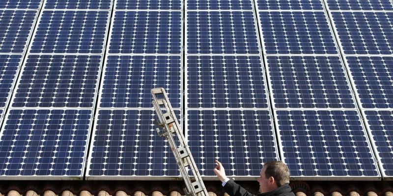 В Україні скасували "зелений" тариф для наземних сонячних електростанцій