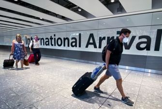 Британцам «дали добро» на летние отпуска за границей – министр