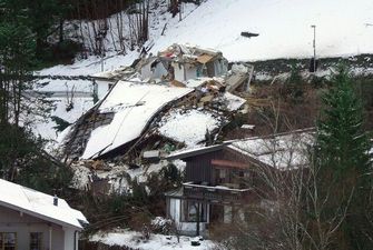 Европу накрыл смертельный снегопад: фото и видео разрушительной стихии