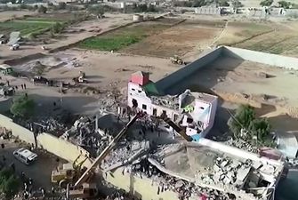 В результате авиаудара по следственному изолятору в Йемене погибли 70 человек, более 130 ранены