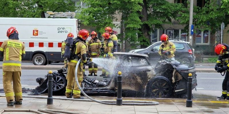 В Варшаве сгорел единственный в Польше электромобиль Lucid Air