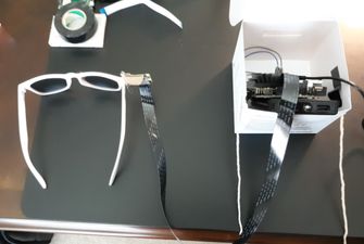 Инженер-самоучка создал очки для управления домом жестами