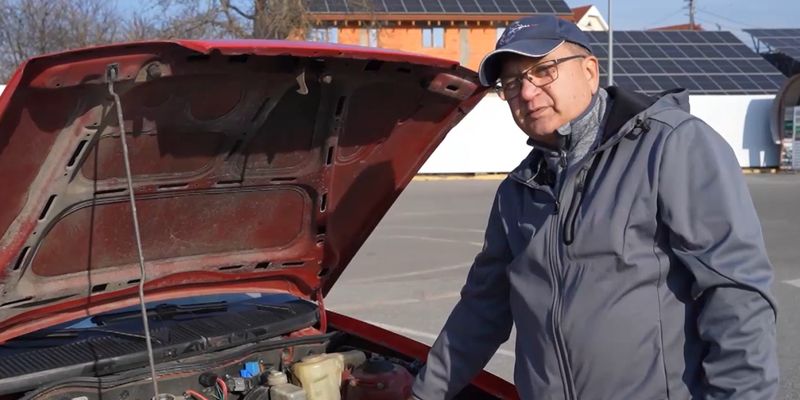Українець самотужки перетворив старенький Opel на електрокар