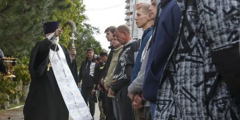 В аннексированном Крыму оккупанты уже мобилизовали около 60 тысяч мужчин