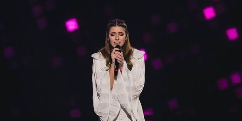 "Голос країни-10": зірка серіалу "Папік" Дар'я Петрожицька виконала проникливу пісню