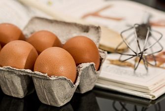 В Украине снова изменились цены на яйца и подсолнечное масло на полках супермаркетов