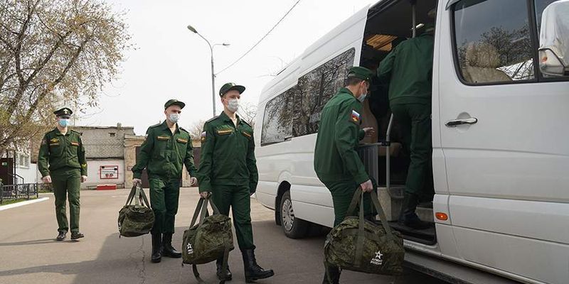 Мобилизация в России: на войну в Украину отправляют пьяных мужчин, они устраивают драки