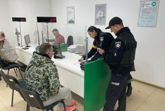 Прийшов у сервісний центр МВС, щоб обміняти куплені права: на Львівщині викрили чоловіка