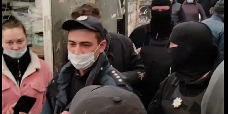 После нашумевшего наезда на толпу людей в Харькове наконец взялись за нарушителей карантина