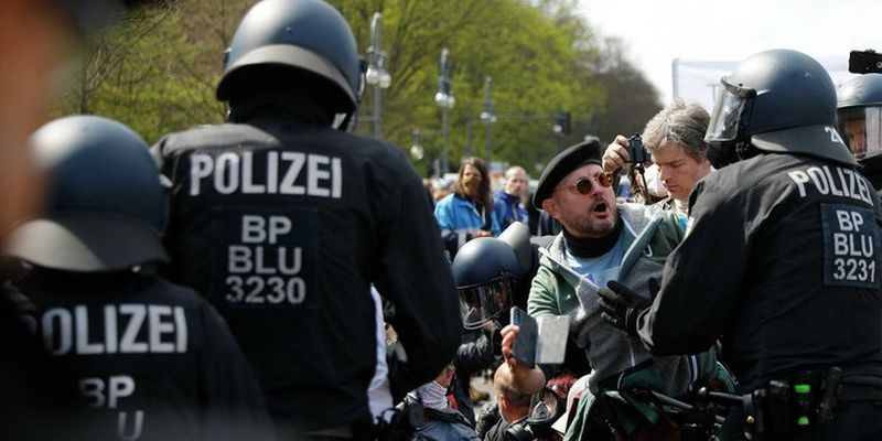 Германию захлестнула волна протестов: что произошло