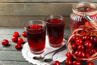 Смачний та ароматний напій: рецепт вишневого компоту
