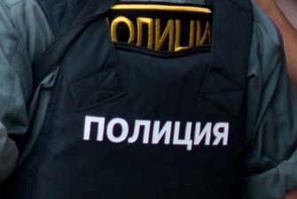 У Росії троє поліцейських згвалтували молоду дівчину прямо у службовій машині