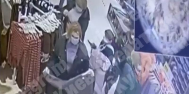 В Киеве девочку задействовали в карманной краже: видео с камеры наблюдения
