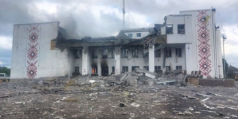 Россияне обстреляли Дергачи, уничтожено дом культуры