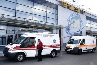 Запах аміаку в "Борисполі": в лікарню доставили одну людину, ще 50 поскаржилися на погане самопочуття