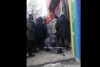 Под Днепром у секонд-хенда пострадала пенсионерка