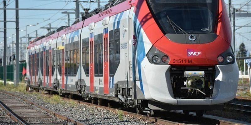 Во Франции поезд переехал четырех мигрантов