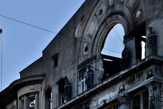 Перекрытая улица и поиски пропавших: что происходит на месте пожара в Одессе