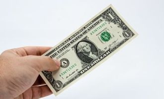 Курс валют на 10 мая: сколько стоят доллар, евро и злотый