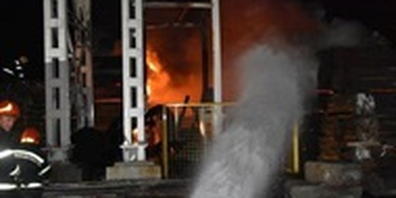 ГСЧС показала фото и видео пожара в порту Одессы