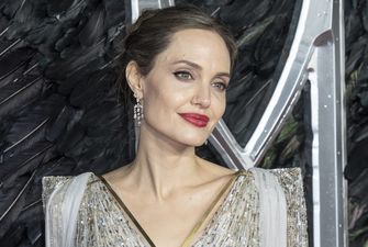 «Без фотошопа»: Папарацци удалось сфотографировать Анджелину Джоли вблизи