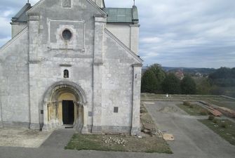 Реставрировали церковь и нашли детское кладбище