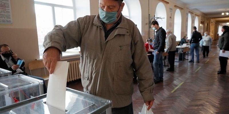 Выборы на Донбассе снова решили не проводить