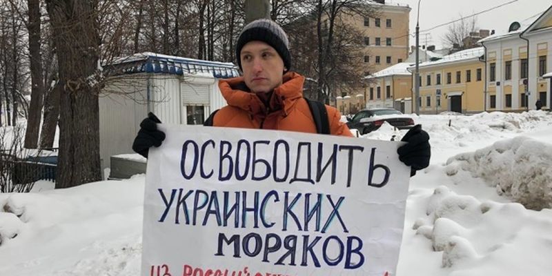 Путін вирішив перевірити вирок активісту, який захищав українських моряків