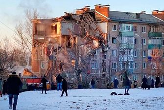 У РФ завалився під’їзд житлового будинку через вибух: є загиблі