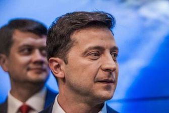 Зеленского сильно обидели: вскрылись настоящие зарплаты президента и Разумкова, цифры поражают