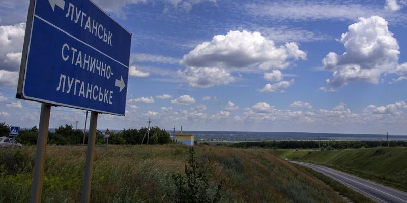 Эвакуация для избранных: в Луганской области россияне бросают коллаборантов на произвол судьбы