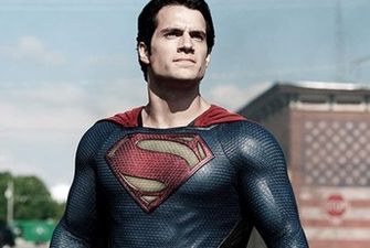 Немного пухлый: звезда "Супермена" рассказал, как похудел после замечания режиссера/Режиссер "Джеймса Бонда" назвал Генри Кавилла "пухлым", а в школе из-за веса над ним издевались дети