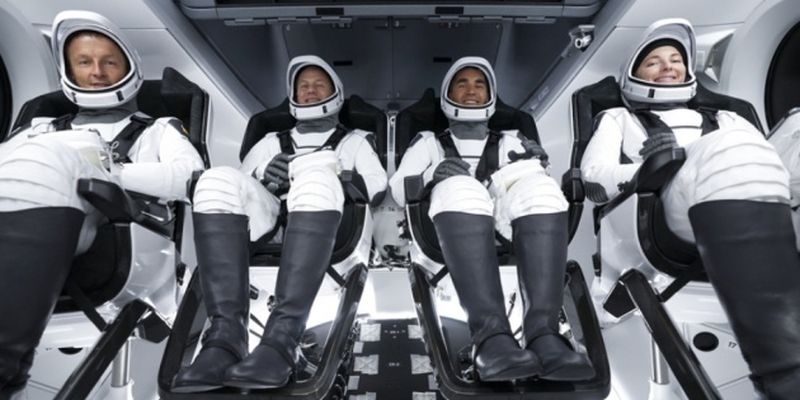 Астронавты вернутся на Землю в подгузниках из-за неисправного туалета