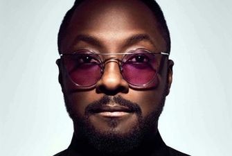 Фронтмен Black Eyed Peas обвинил агрессивную стюардессу в расизме/Бортпроводница вызвала полицию, чтобы разобраться с музыкантом