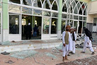 Мечеть у Кандагарі атакували чотири терористи-смертники: понад 30 осіб загинули