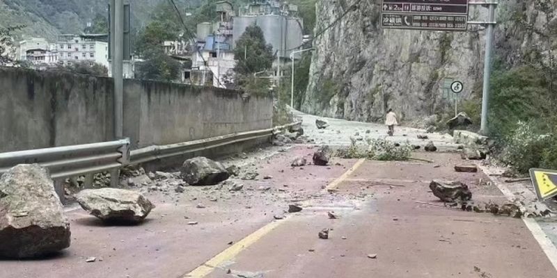 Число жертв землетрясения в Китае возросло до 88