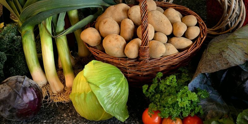 "Золотой" картофель: цена базового продукта на рынках Украины заоблачная