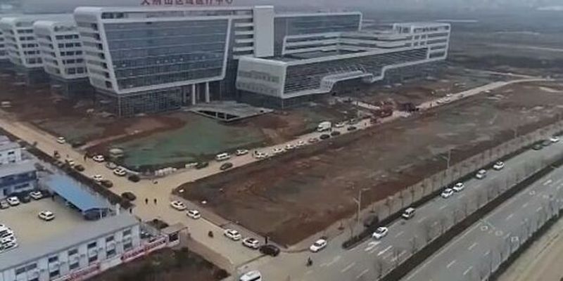 В Китае за 2 дня построили больницу для зараженных коронавирусом: фото и видео