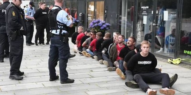 В Дании полиция избила дубинками фанатов, нарушивших социальную дистанцию
