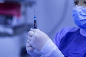 Украинцев может ждать третья доза вакцины от COVID: в Минздраве назвали условие