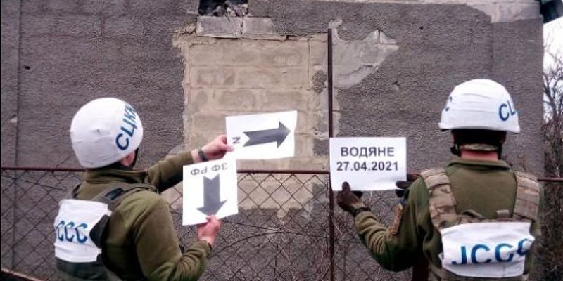 Оккупанты три дня подряд обстреливают Водяное в Донецкой области