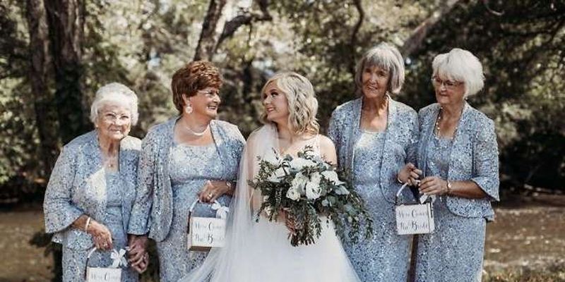 У невесты четыре бабушки и каждая из них была цветочницей на свадьбе