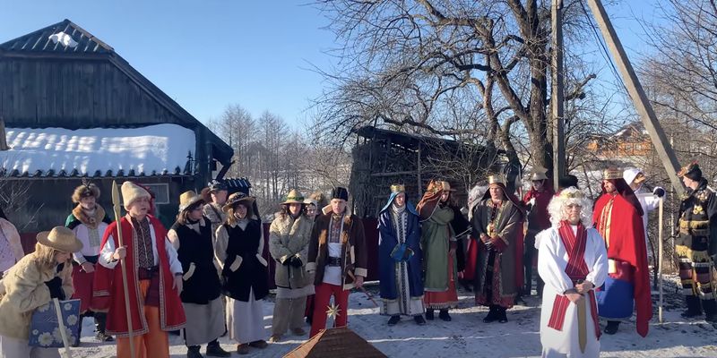Когда в Украине колядуют и что такое Вертеп: традиции, связанные с Рождеством