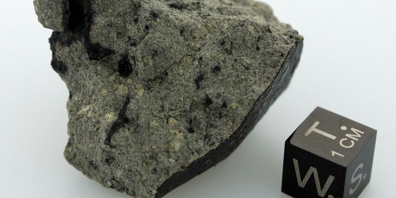 Сырье для жизни. Интригующий метеорит с Марса показал "огромное органическое разнообразие"