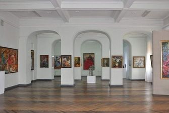Селфи как исторический документ: художественный музей в Херсоне просит отправлять фотографии прошлых лет