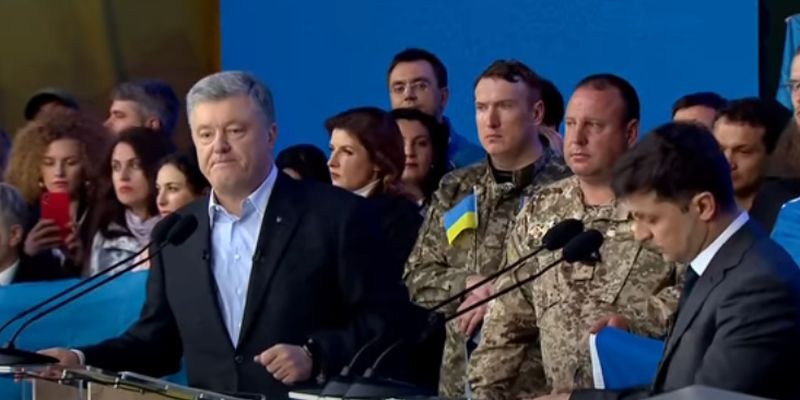 Порошенко обвинил Зеленского в издевательстве над людьми: поставил на колени всю Украину